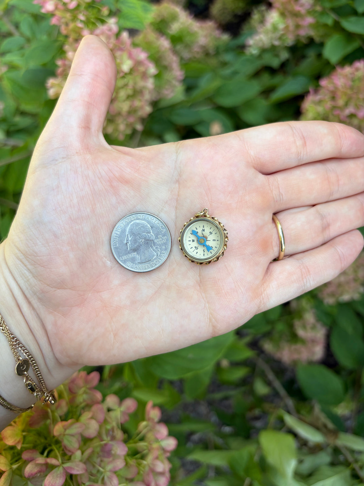 9k Vintage Compass Charm