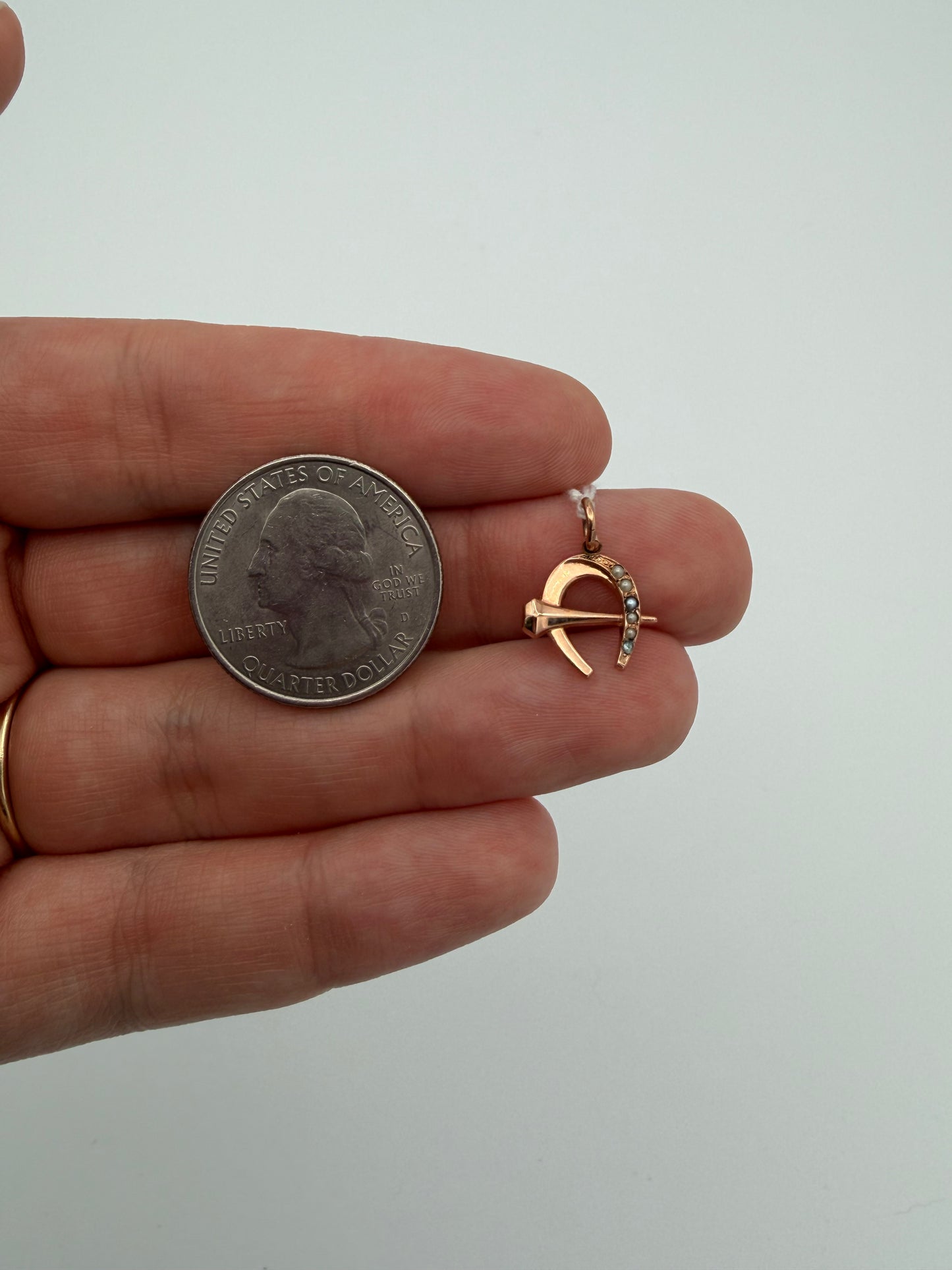 10k Horseshoe with Pearls