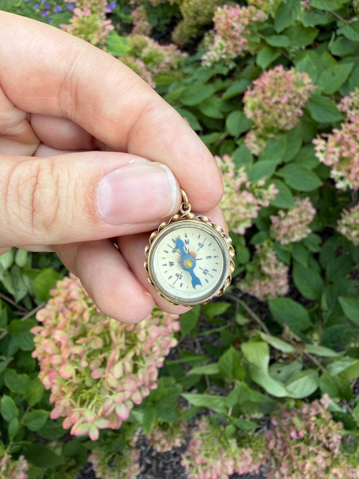 9k Vintage Compass Charm