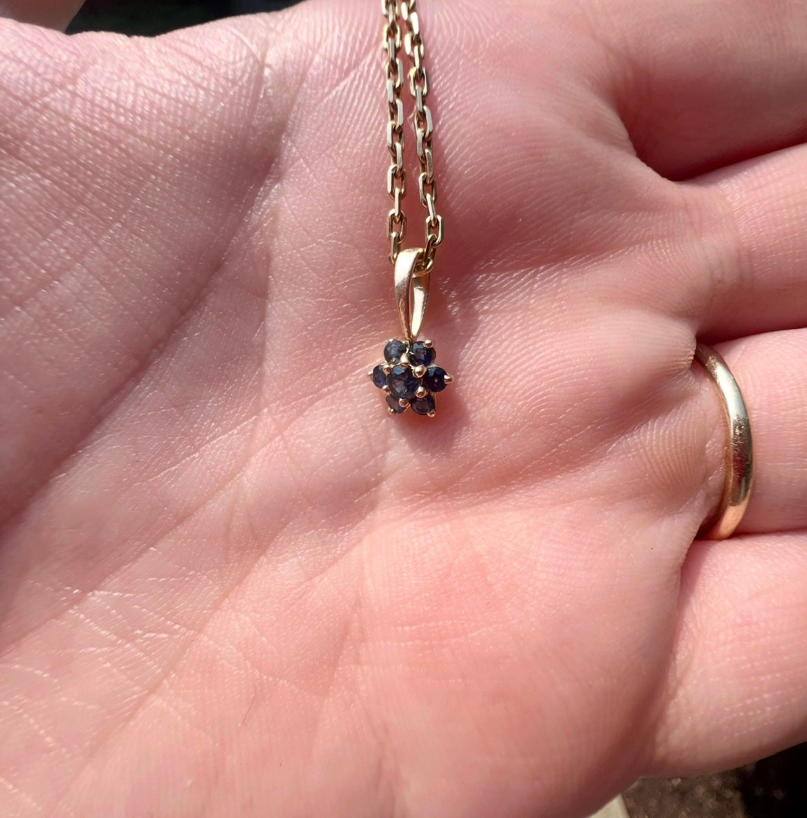 14k Sapphire Flower