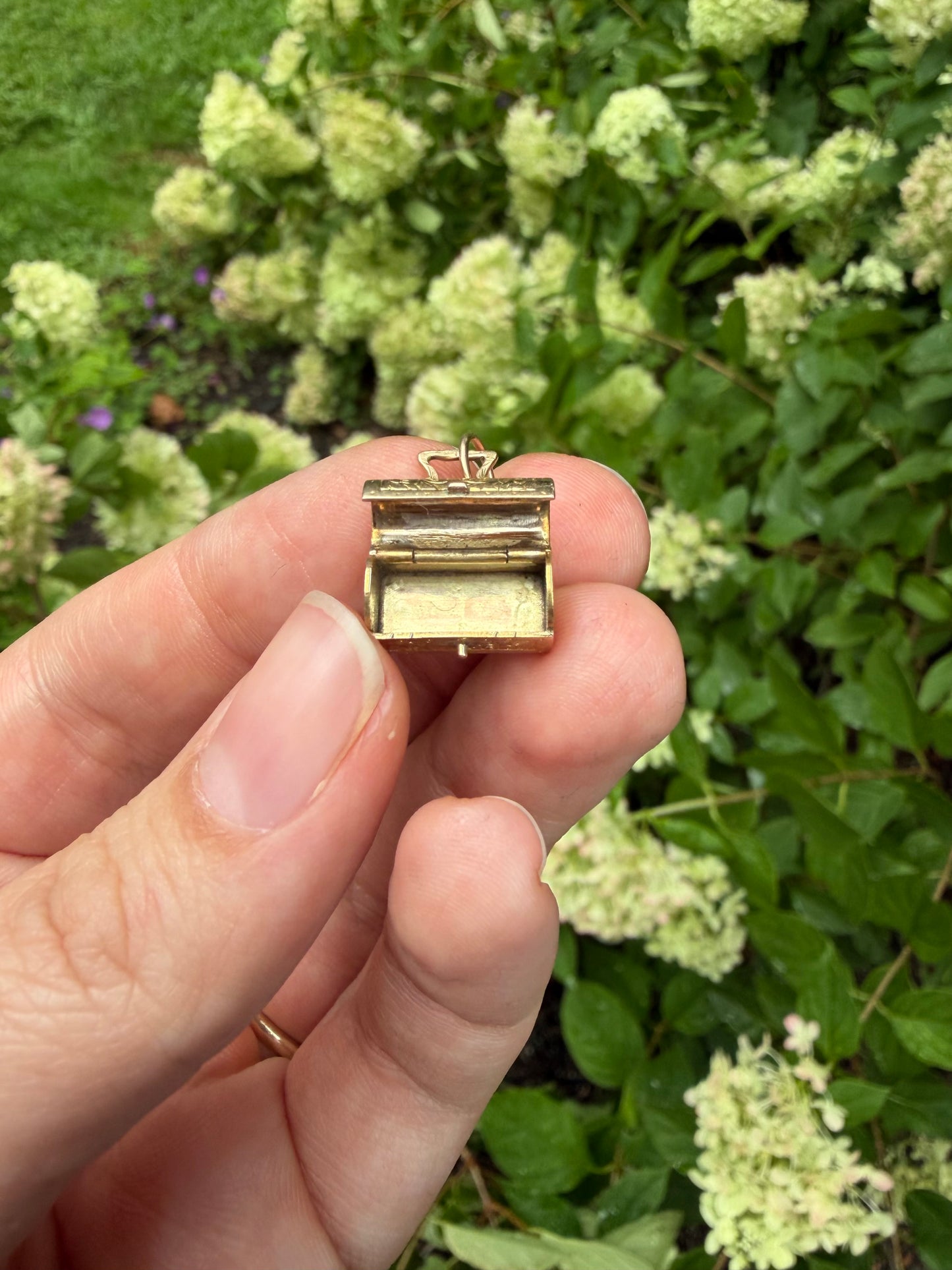 9k Articulated Treasure Chest