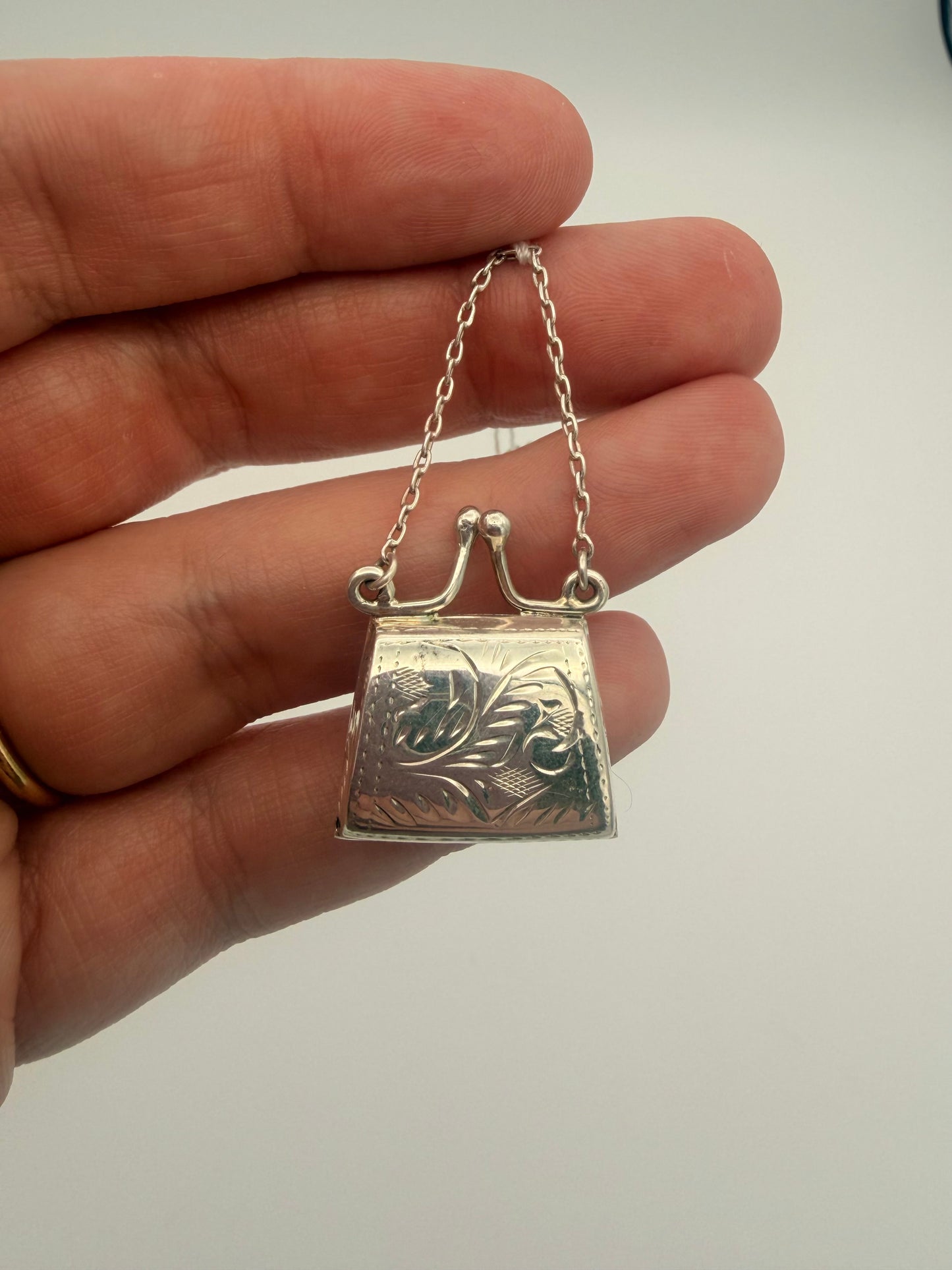Articulated Purse