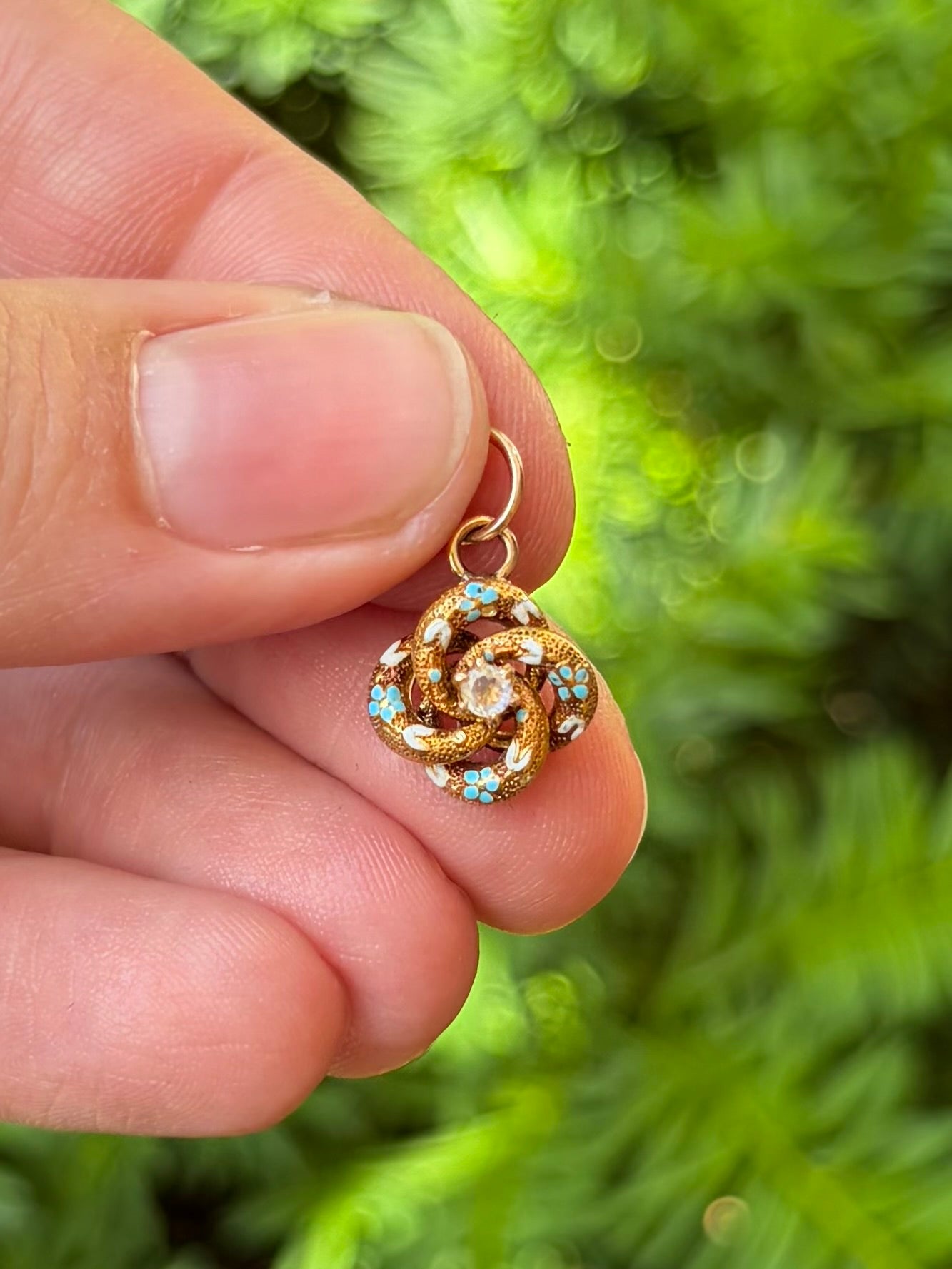 18k Knot Charm