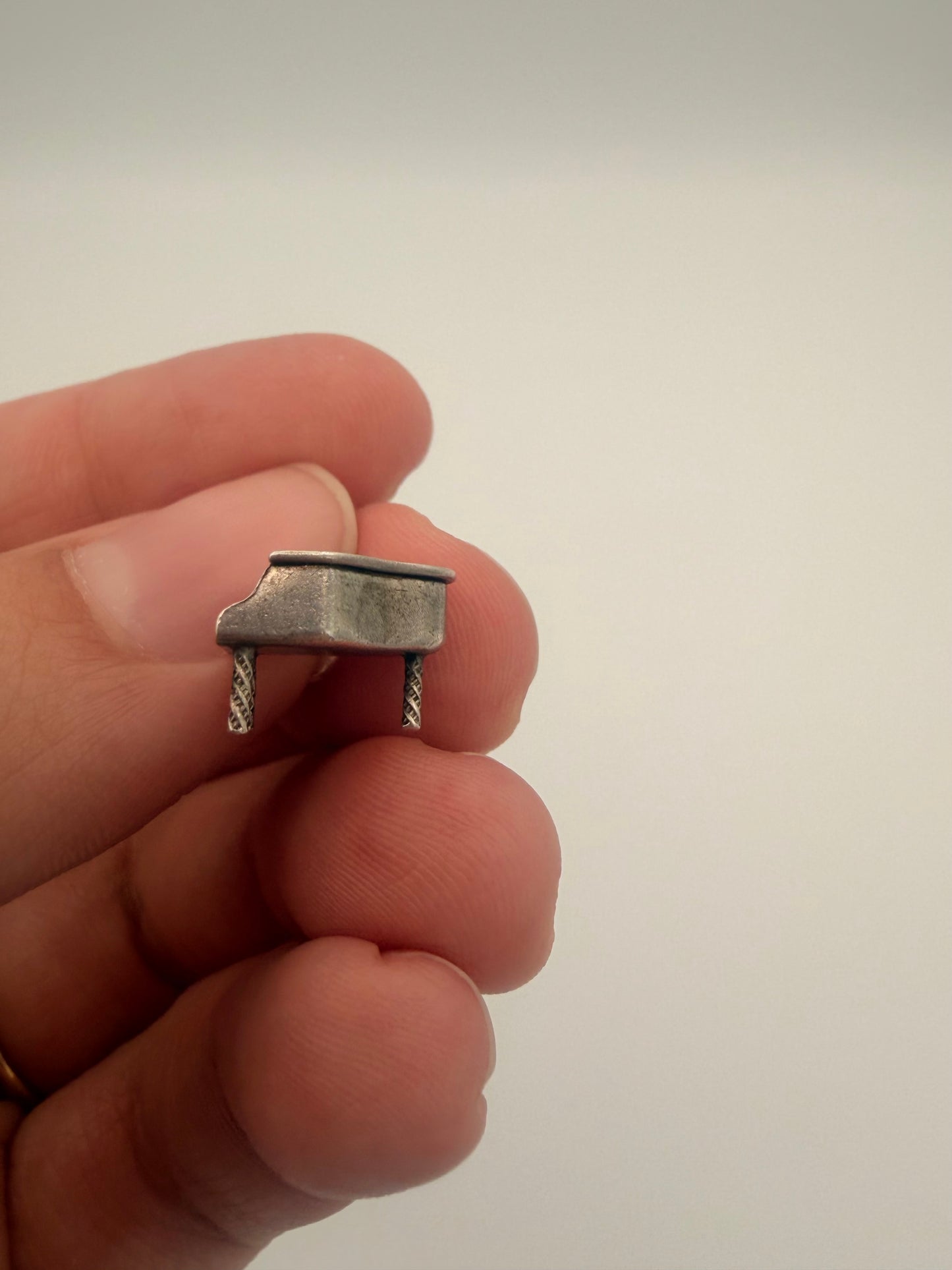Articulated Piano Charm