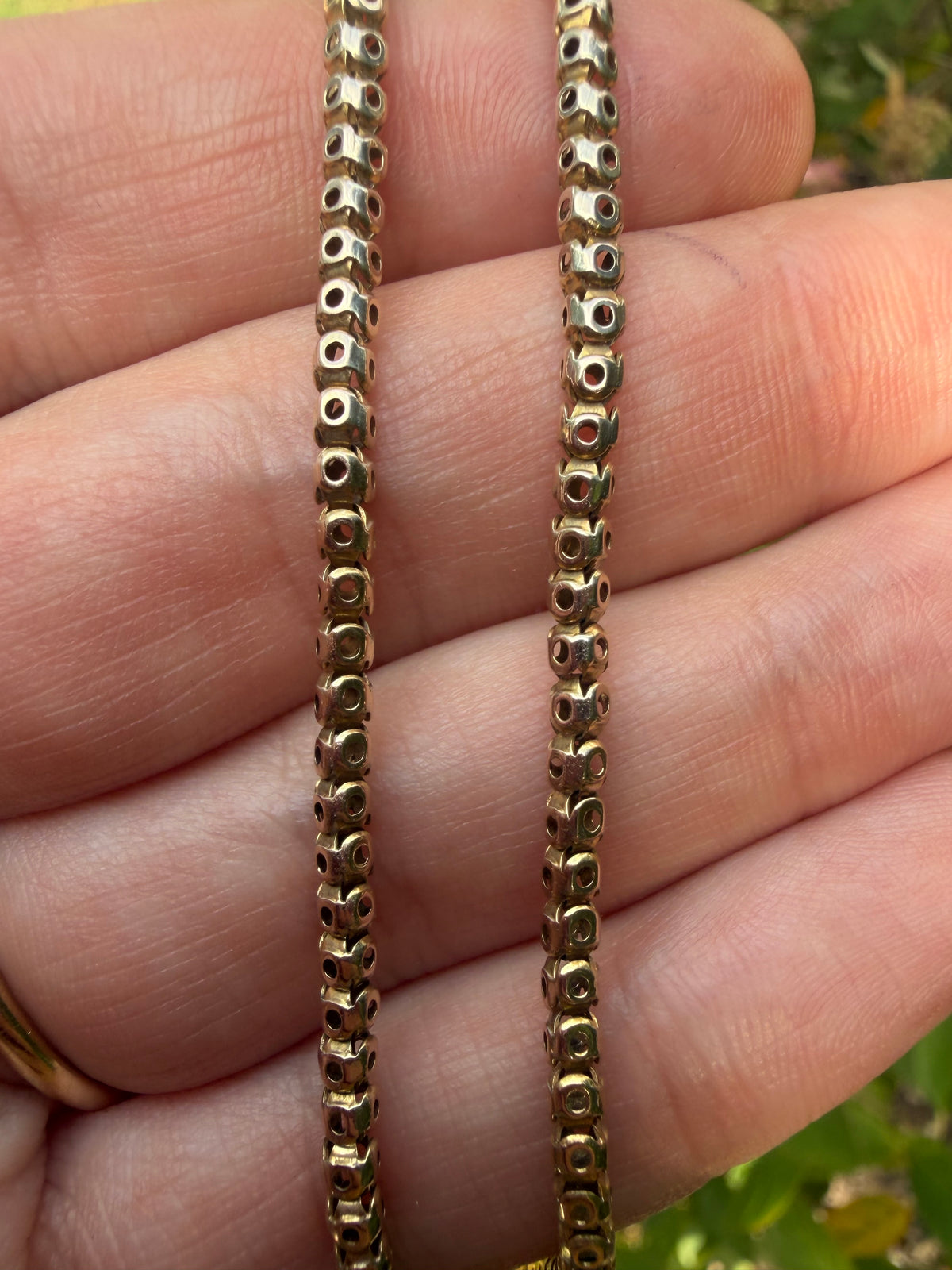 9k Vintage Pierced Chain