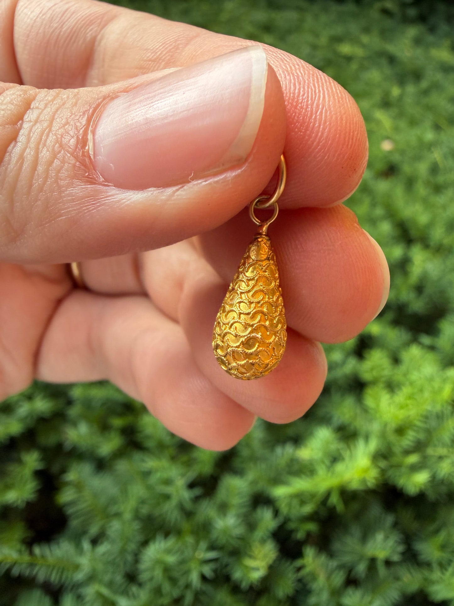 18k Teardrop Pendant