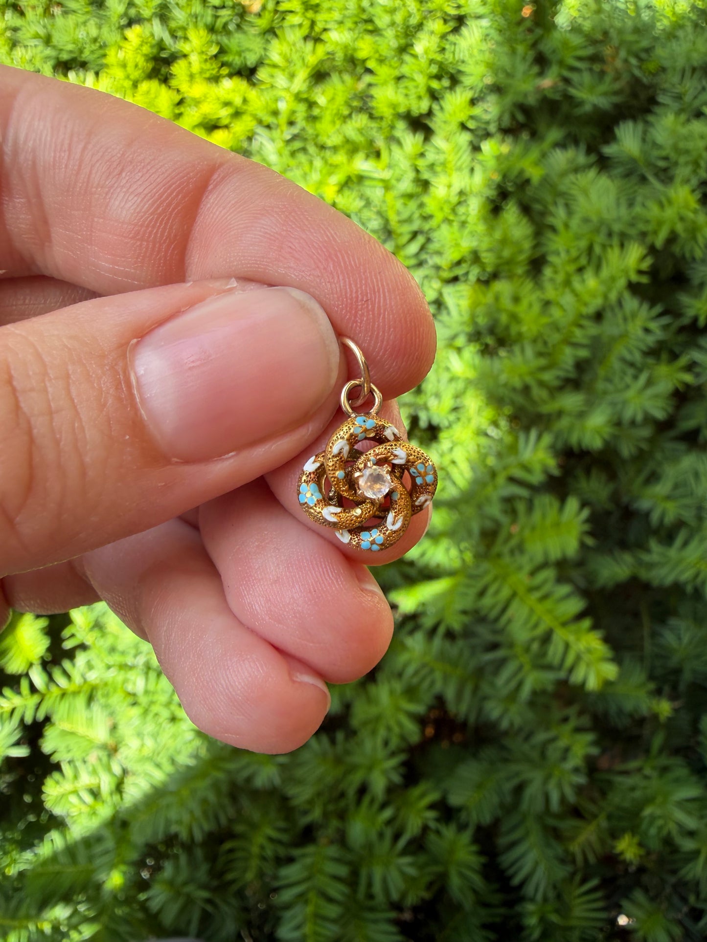 18k Knot Charm