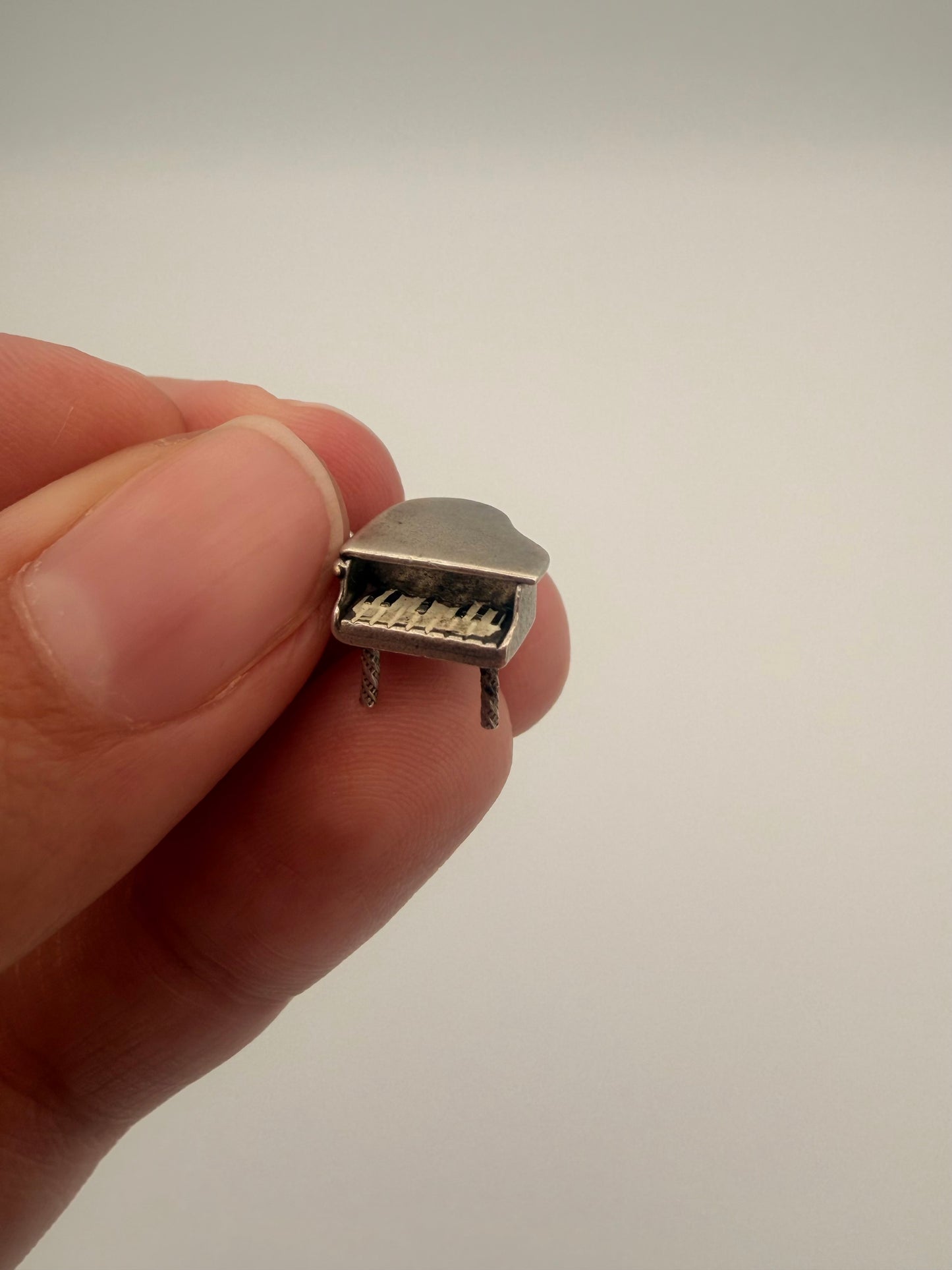 Articulated Piano Charm