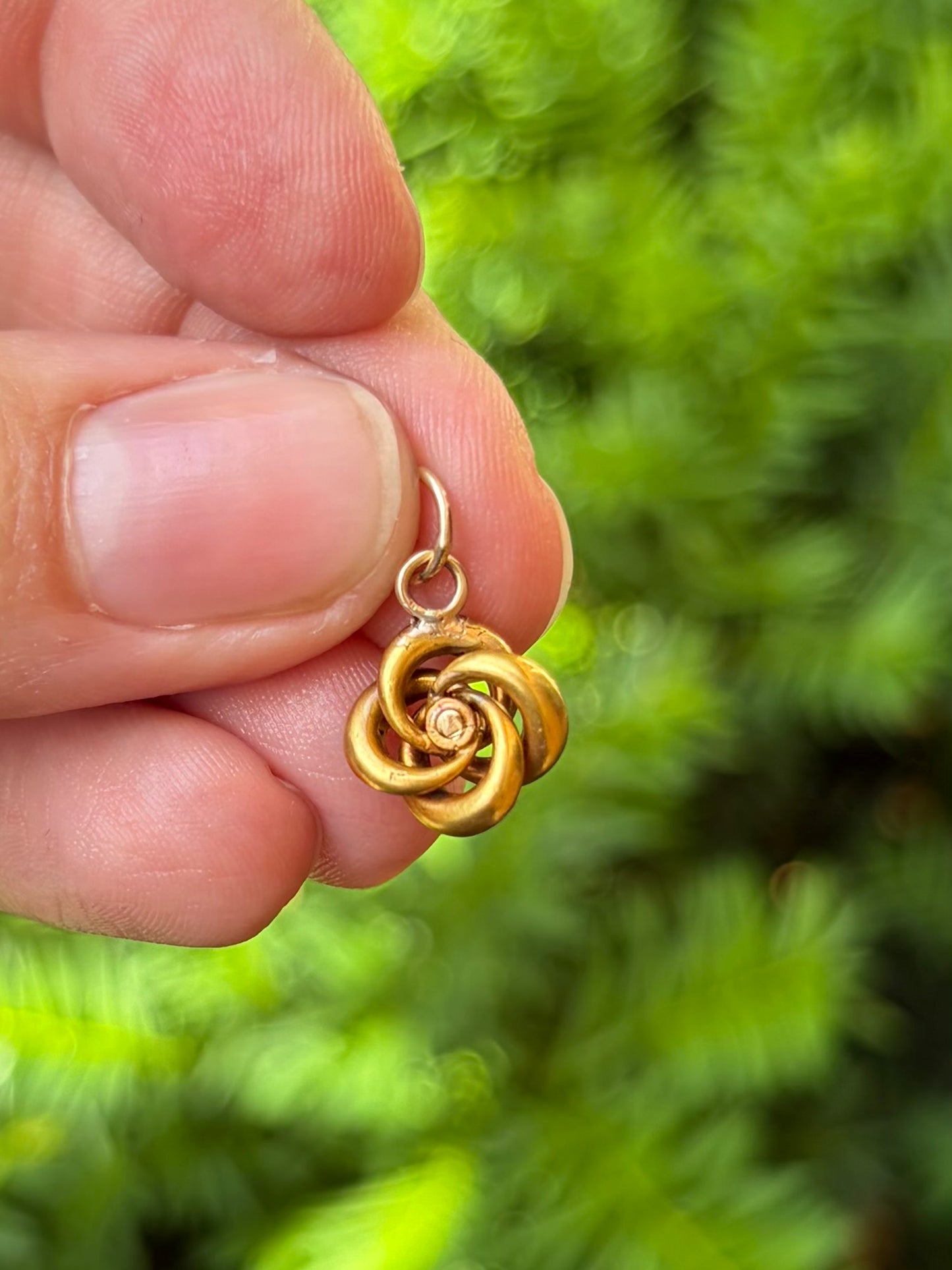 18k Knot Charm