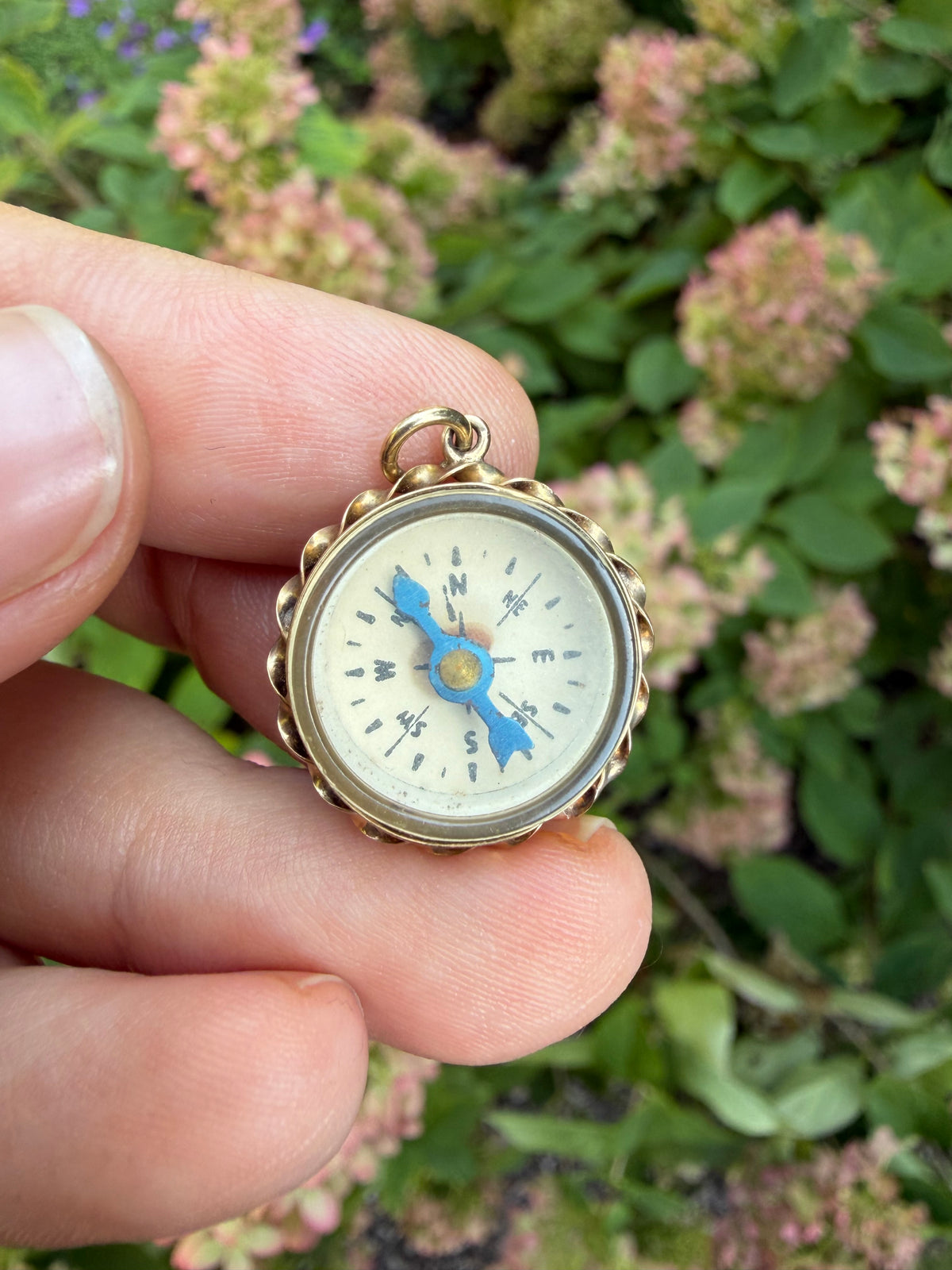 9k Vintage Compass Charm
