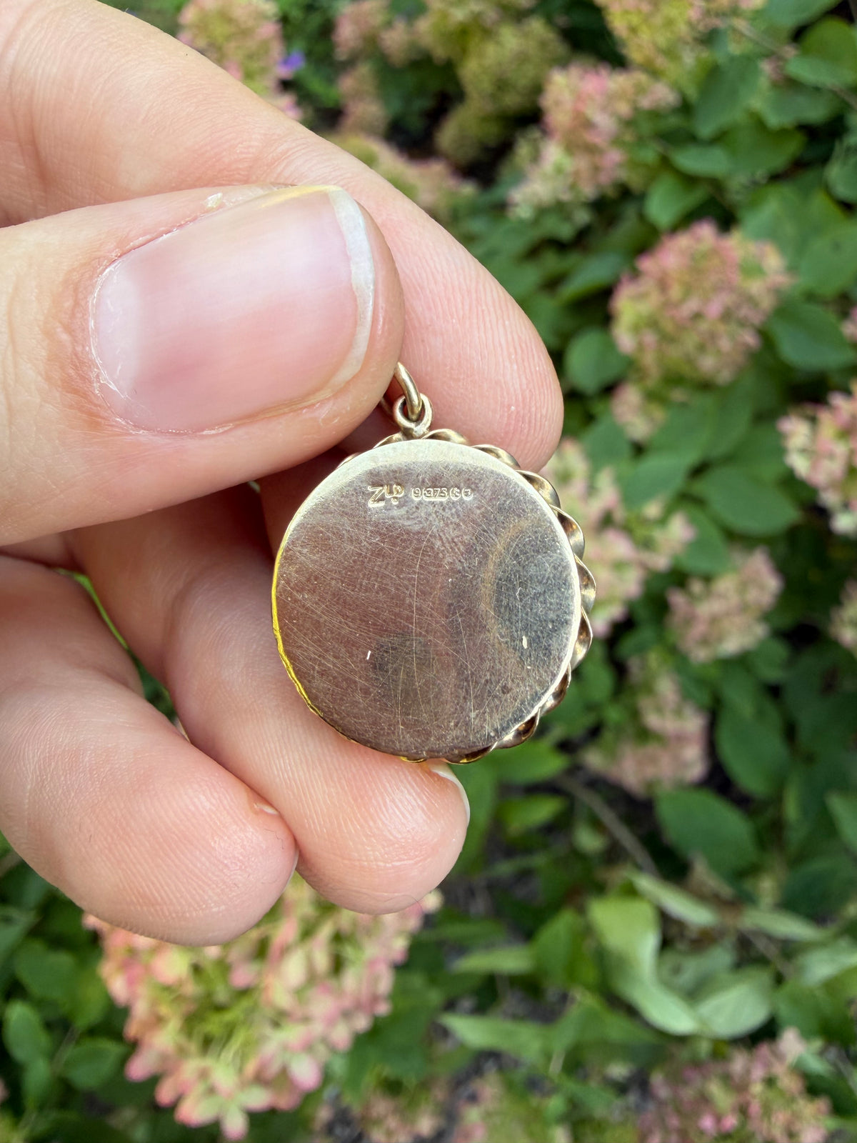 9k Vintage Compass Charm