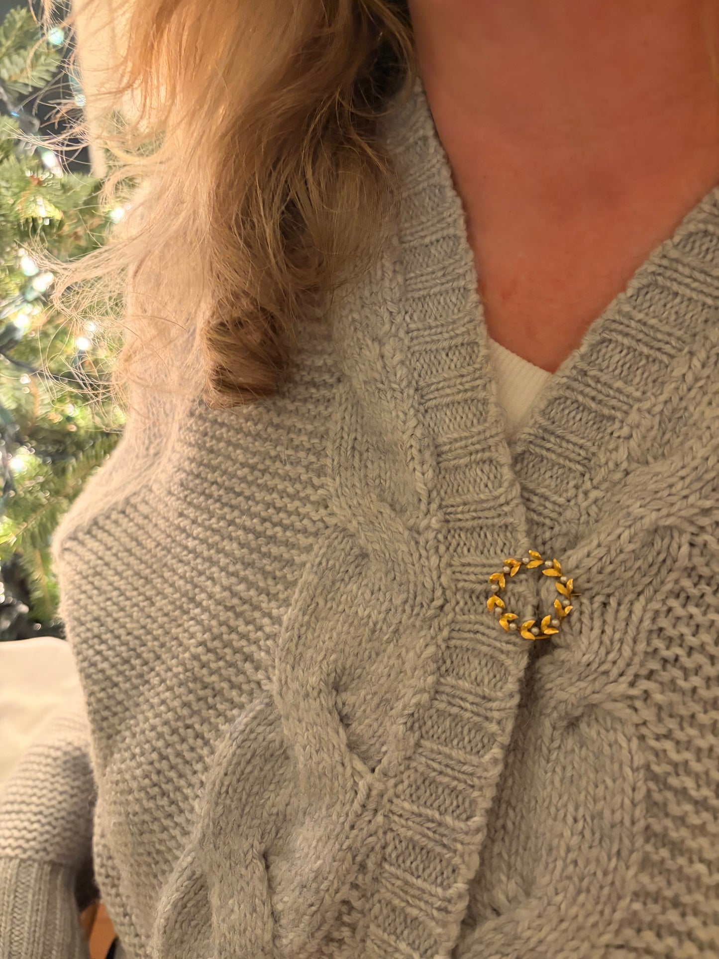 14k Victorian Wreath Pin