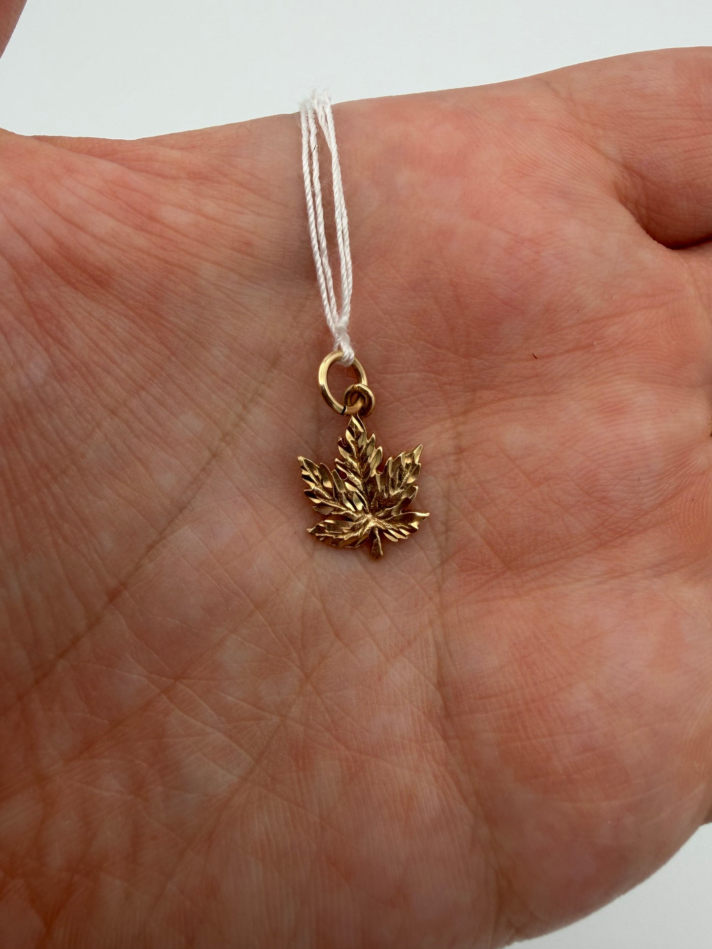 9k Leaf Charm