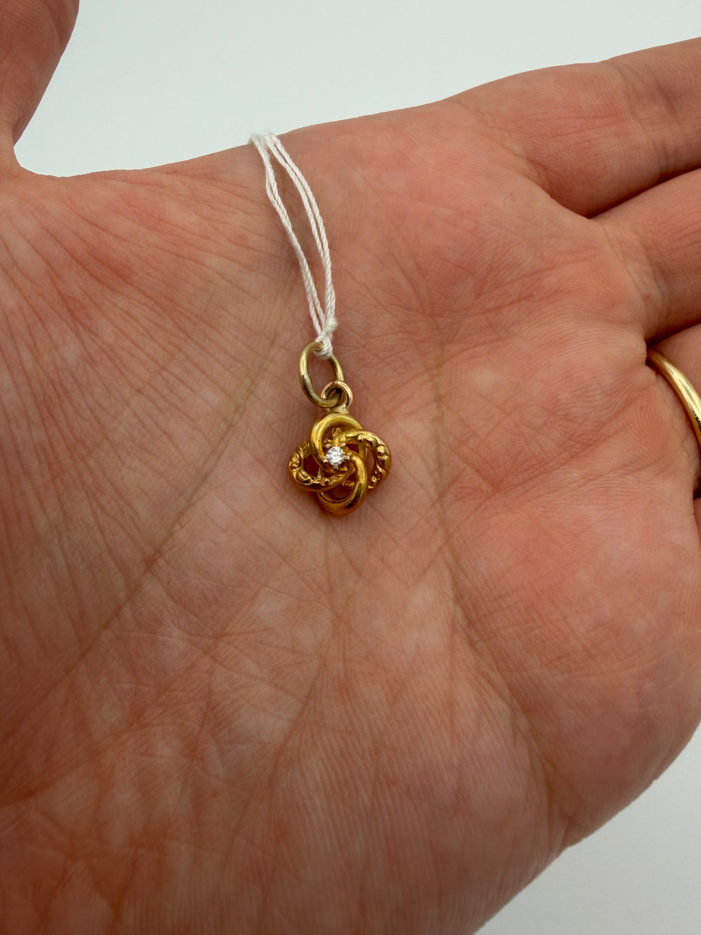 18k Knot