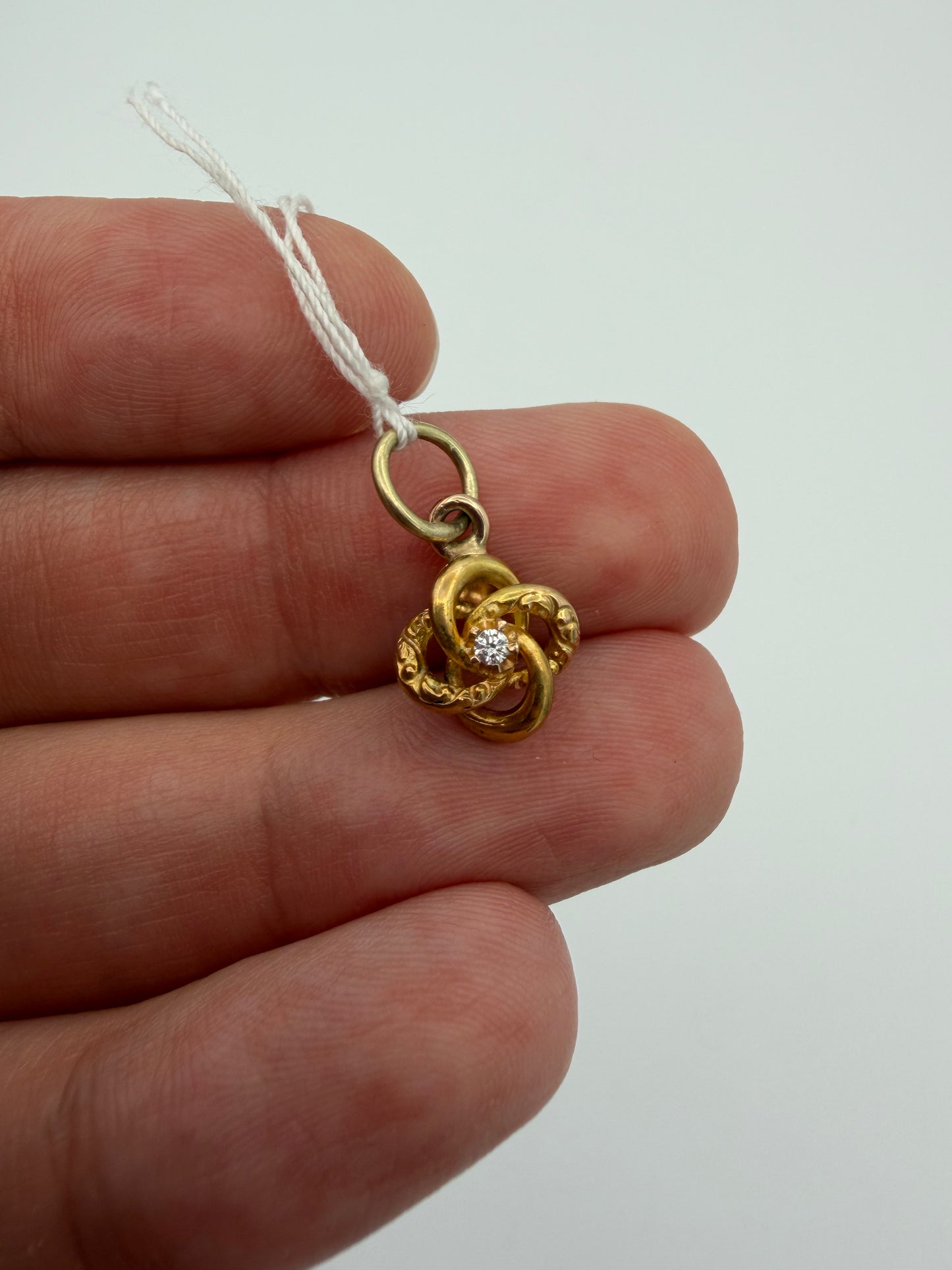 18k Knot