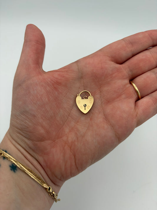 9k Heart Padlock
