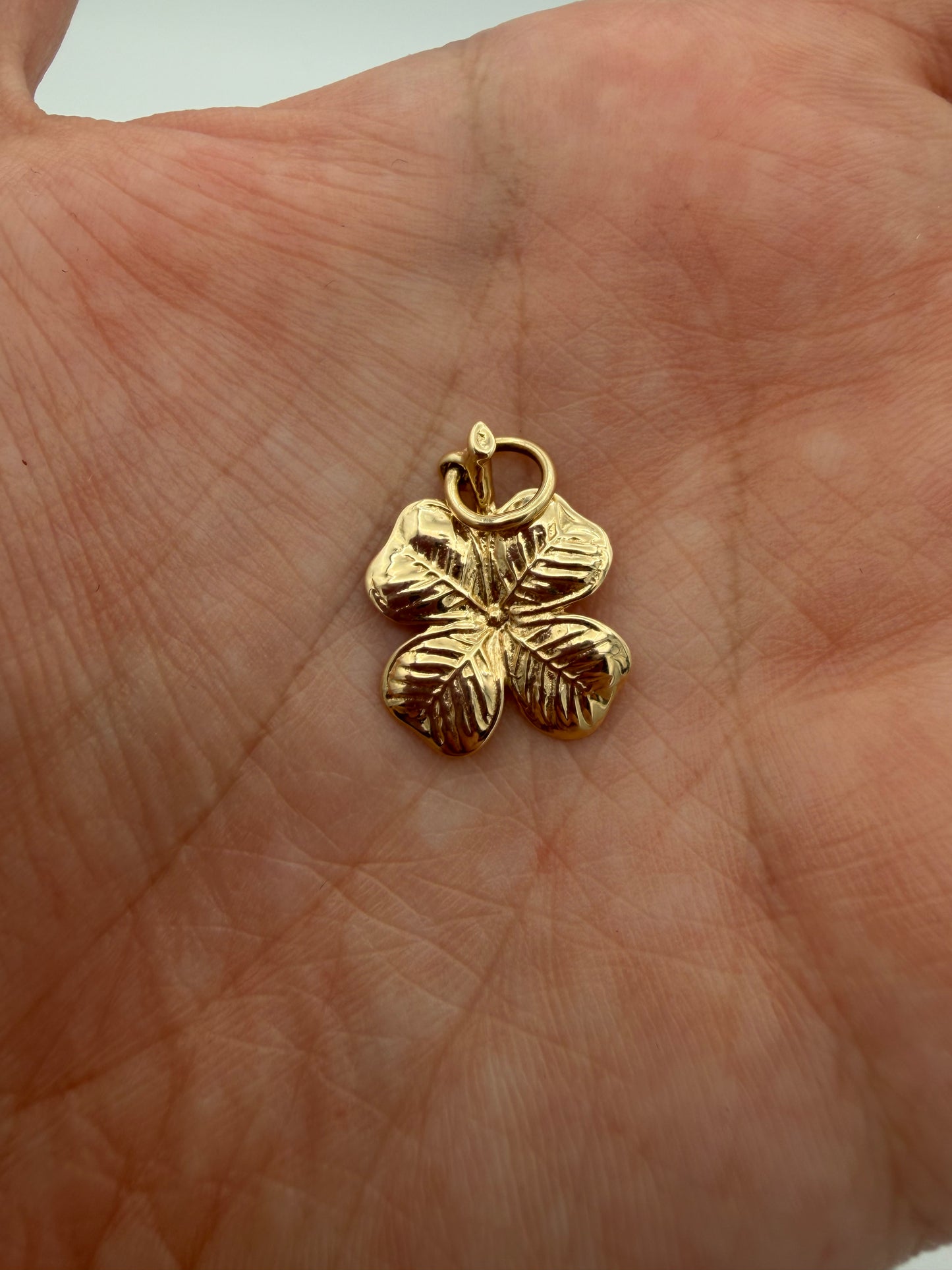 9k Four Leaf Clover