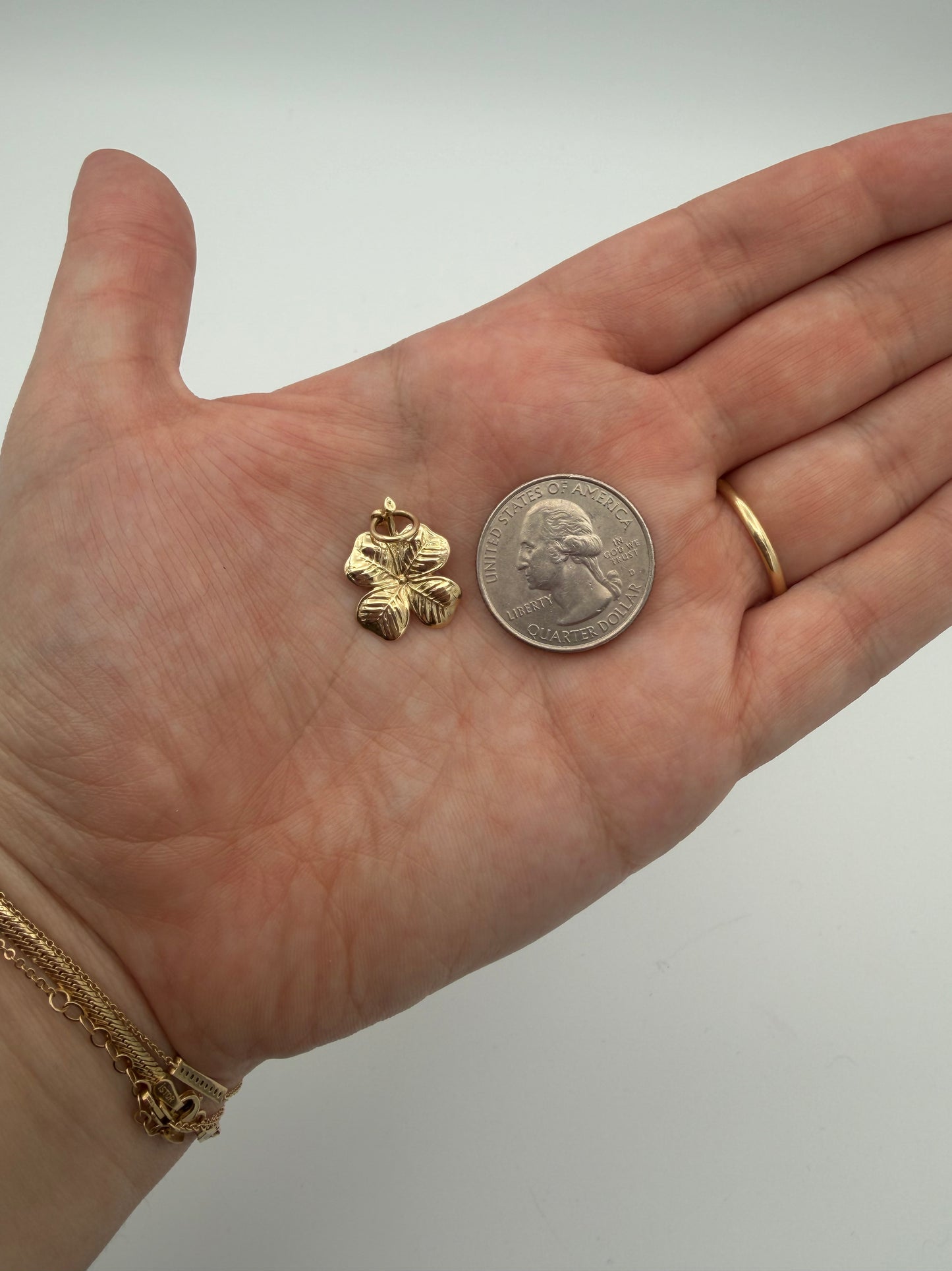 9k Four Leaf Clover