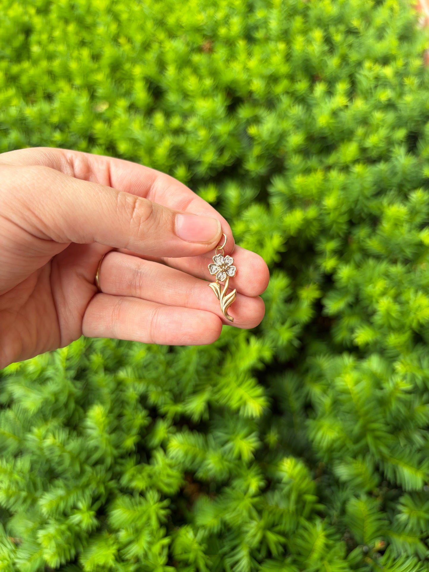 Flower Pendant/Pin