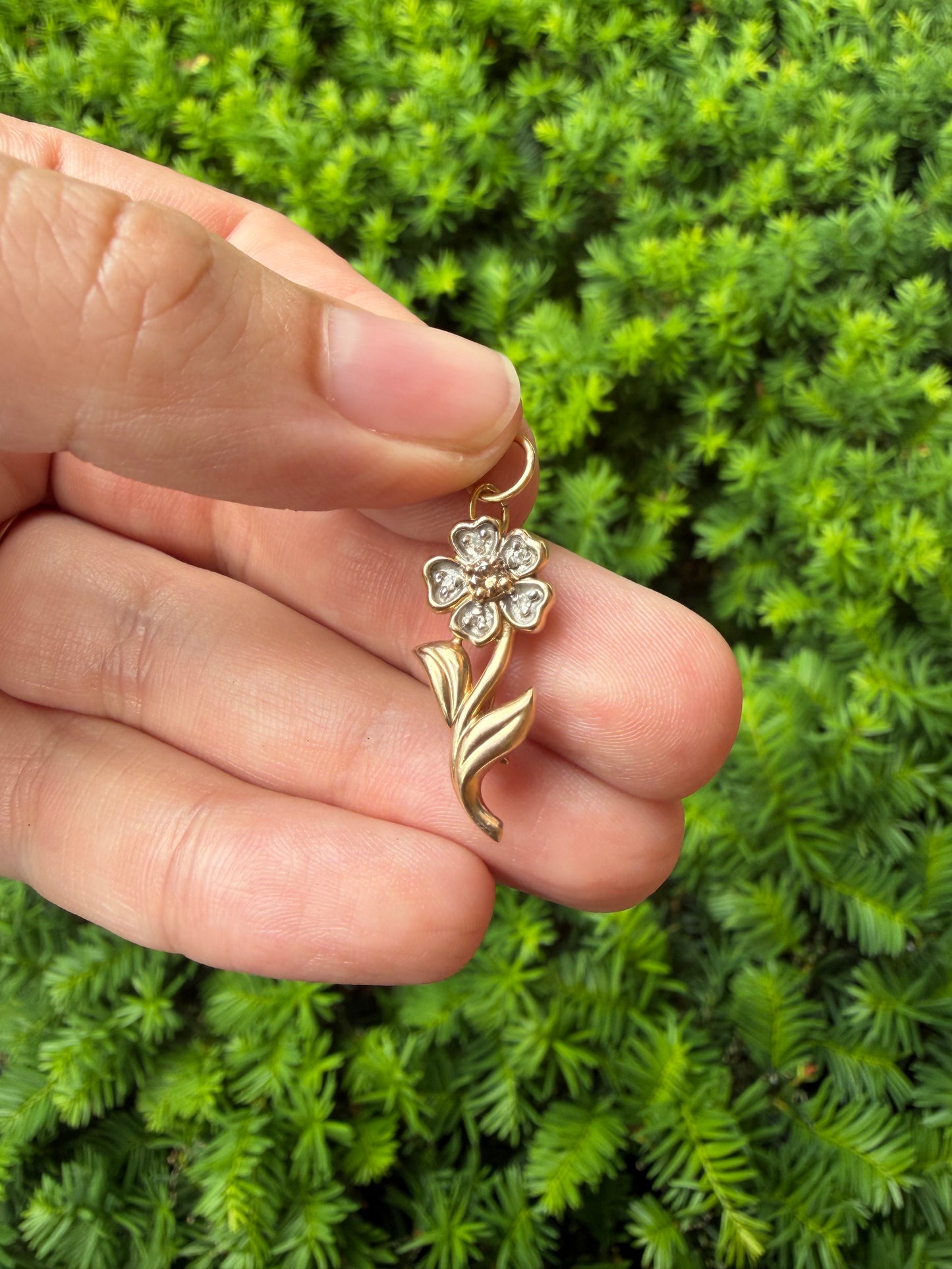 Flower Pendant/Pin