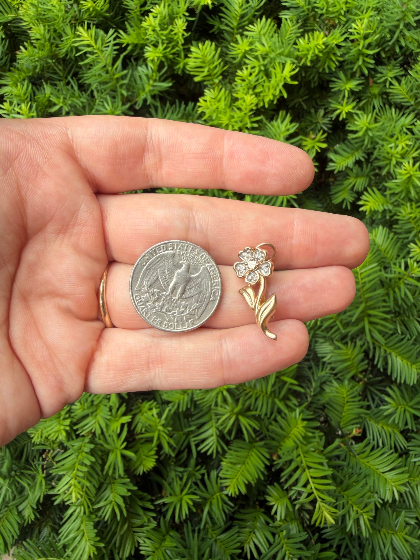 Flower Pendant/Pin