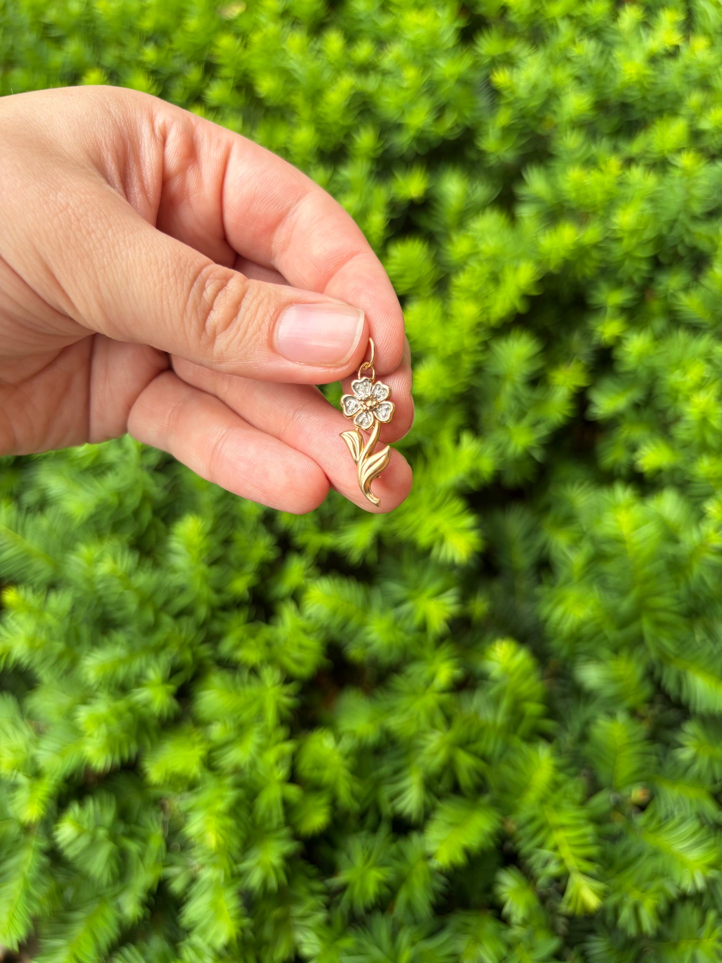 Flower Pendant/Pin