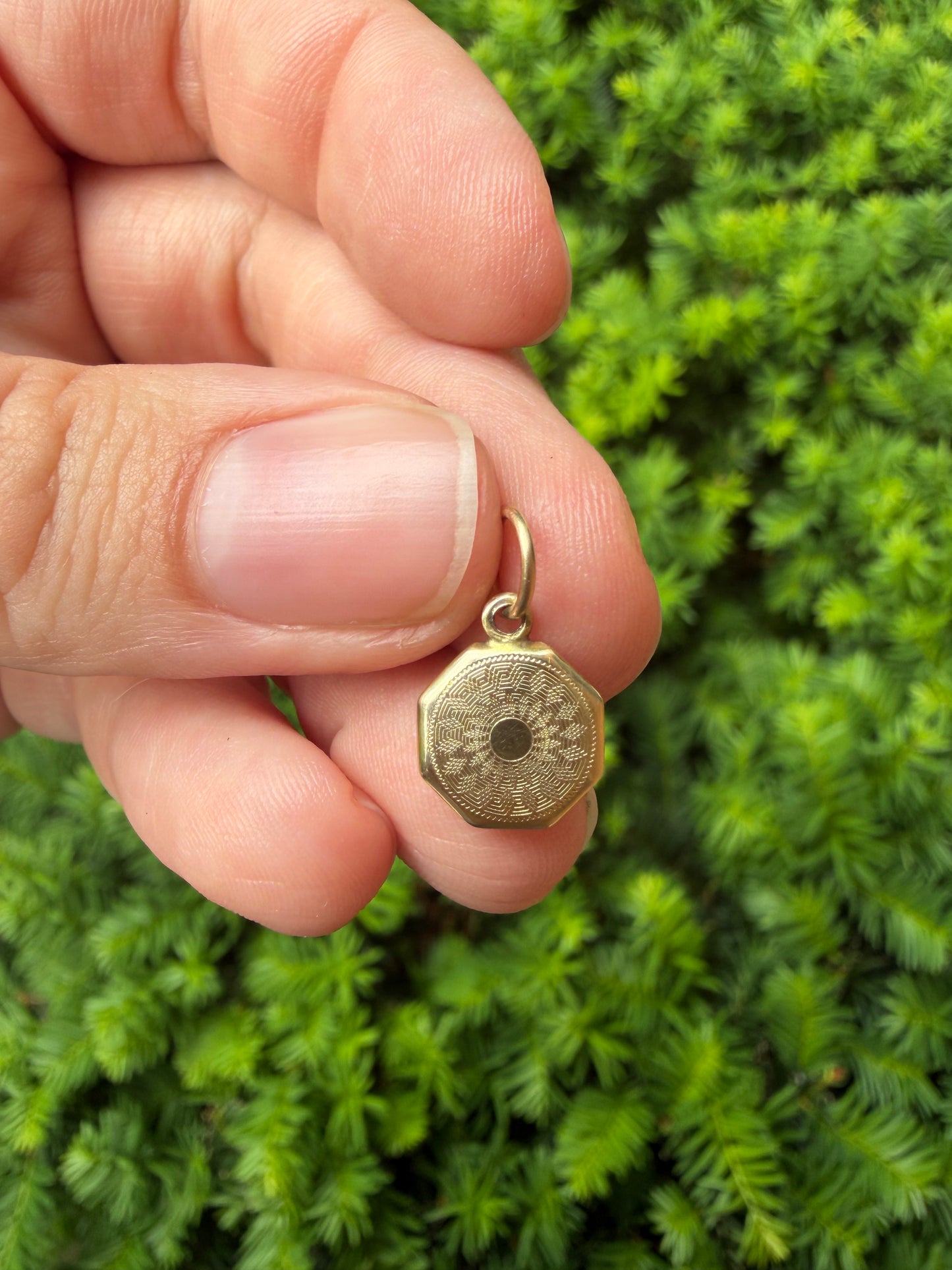 10k Octagon Charm