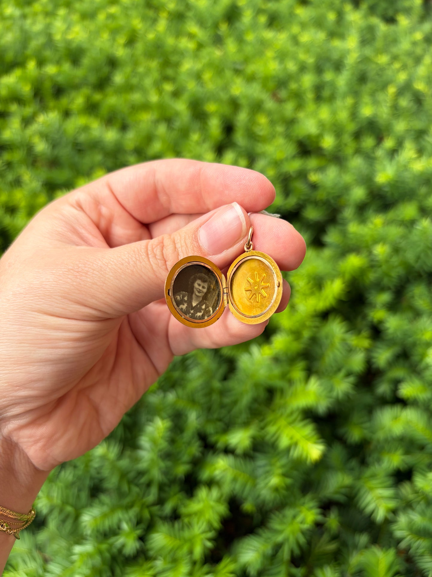 9k Vintage Locket